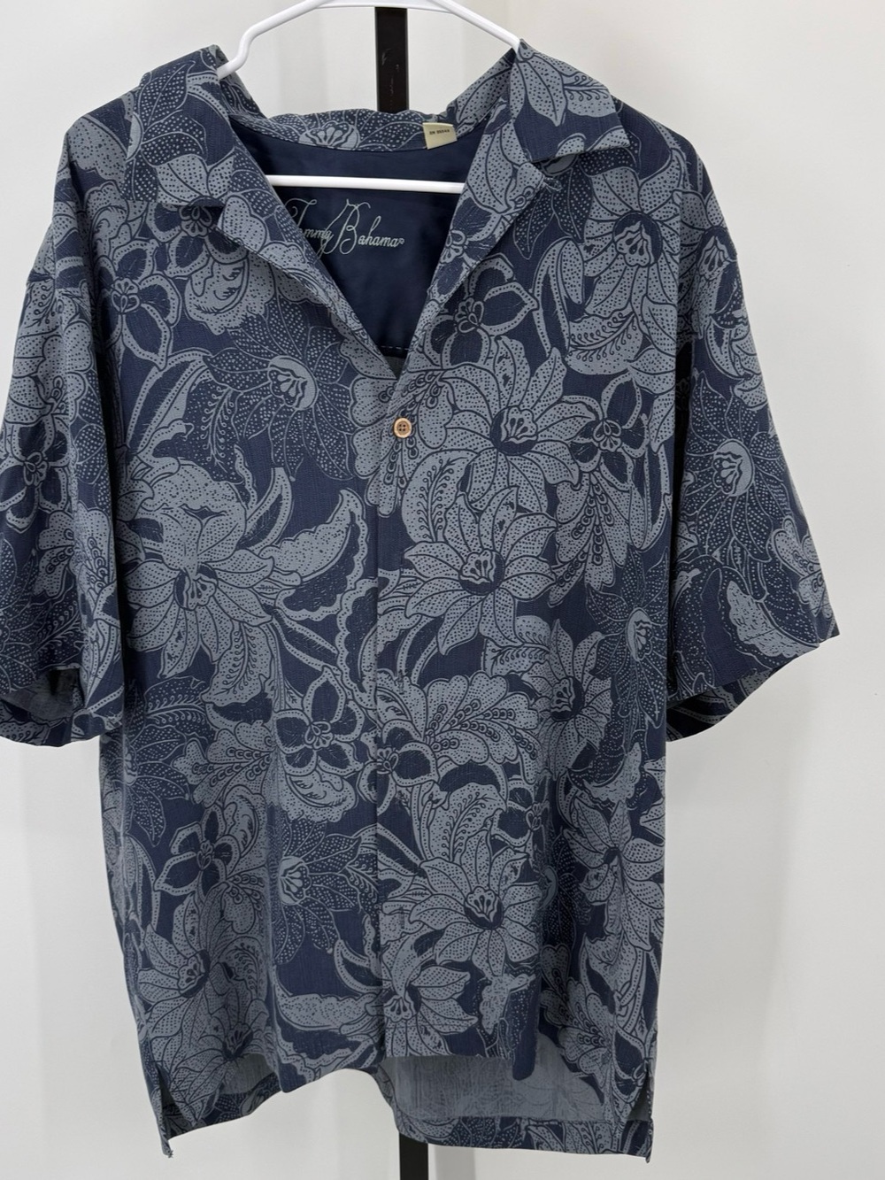 Tommy Bahama Floral Silk Shirt in Blue & White Size Large